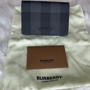 💎✨AUTHENTIC✨💎Burberry Wallet NEW WITH TAG WITH DUST BAG